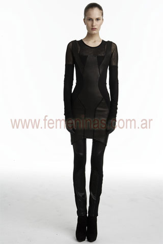 Vestido con recortes calzas negras Helmut Lang
